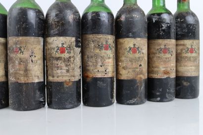 12 bouteilles de POMEROL de 1971 du Château...
