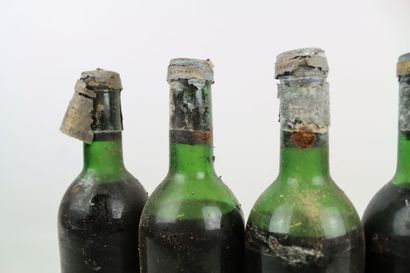 6 bouteilles de POMEROL de 1971 du Château...