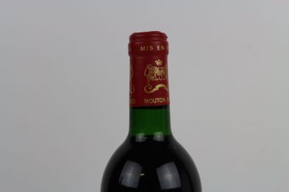 1 bouteille de PAUILLAC 1987 du Château Mouton-Rothschild...