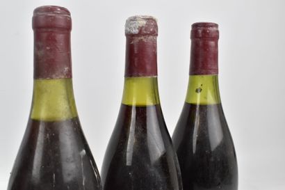Réunion de 10 bouteilles de SAVIGNY-LES-BEAUNE...