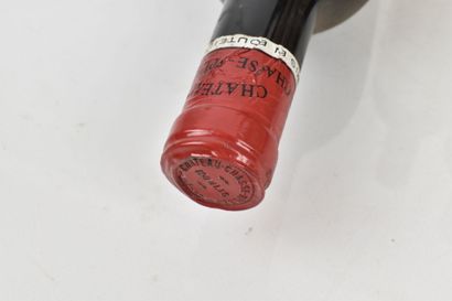 6 bouteilles de MOULIS EN MEDOC 1964 du Château...