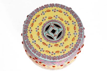CHINA.
Polychrome ceramic stool decorated...