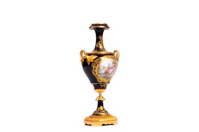 SEVRES.
A polychrome porcelain cassolette...