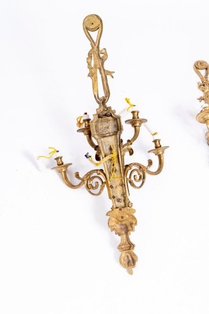 Importante paire d'appliques en bronze doré...