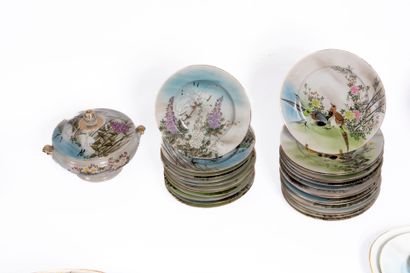 Ceramic dinnerware set with Japanese decor...