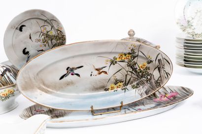 Ceramic dinnerware set with Japanese decor...