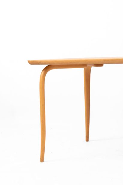 BRUNO MATHSSON (1907 - 1988)
Table basse...