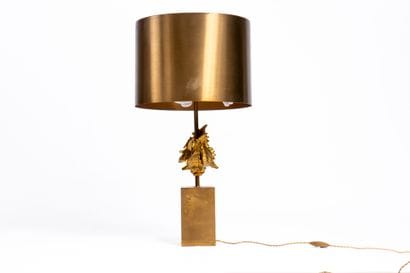 MAISON CHARLES. Dans le goût de.
Lampe coquillage...