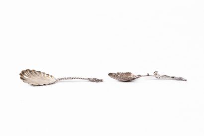 CHINA.
Set of two foreign silver spoons,...
