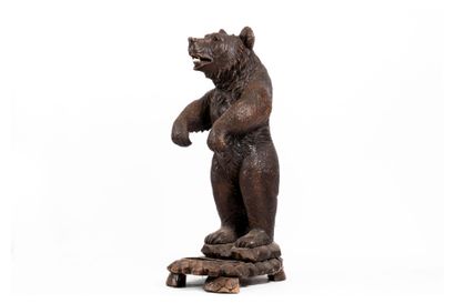 Black Forest 19th century.
Carved wooden...