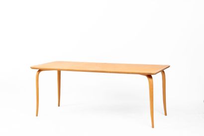 BRUNO MATHSSON (1907 - 1988)
Table basse...