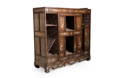 Cabinet in wood and marquetry decorated with...
