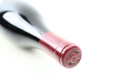 1 bouteille de BONNES-MARES 2005 du Domaine...