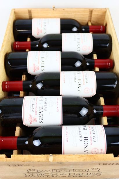 12 Bouteilles PAUILLAC 1988 du Château LYNCH...