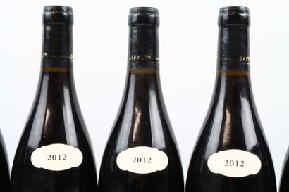 Verticale de 12 bouteilles de VOSNE-ROMANEE...
