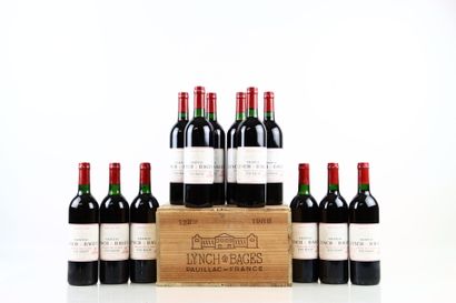 12 Bouteilles PAUILLAC 1988 du Château LYNCH...