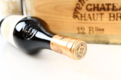 12 Bouteilles de PESSAC-LEOGNAN 1988 du Château...