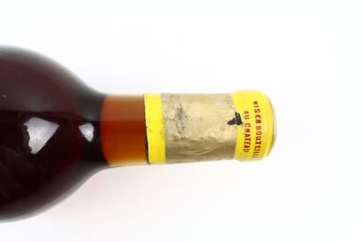 1 bouteille de SAUTERNE Lur-Saluces 1957...