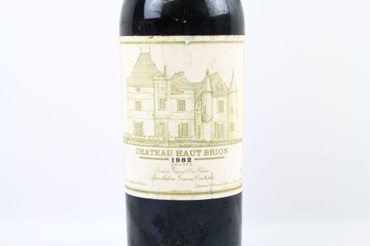 1 bouteille de PESSAC-LEOGNAN 1982 du Château...