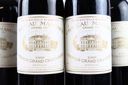 12 Bouteilles de MARGAUX 1988 du Château...