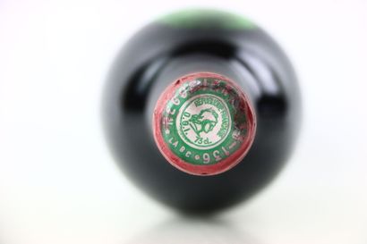 1 bouteille de POMEROL 1973 PETRUS. Étiquette...