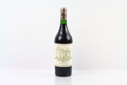 1 bouteille de PESSAC-LEOGNAN 1982 du Château...