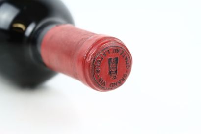 1 bouteille de PAUILLAC de 1972 du Château...