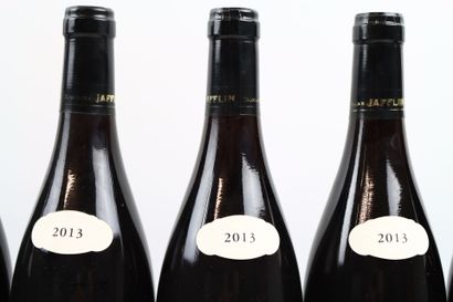 Verticale de 12 bouteilles de VOSNE-ROMANEE...