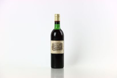 1 bouteille de PAUILLAC 1967 du Château LAFITE-ROTHSCHILD...