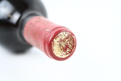 1 bouteille de PAUILLAC de 1982 du Château...