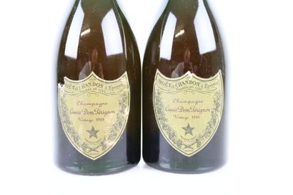 2 bouteilles de CHAMPAGNE DOM PERIGNON 1964...