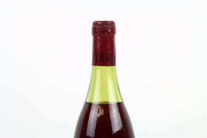 1 bouteille de BONNES MARES 1975 du Domaine...