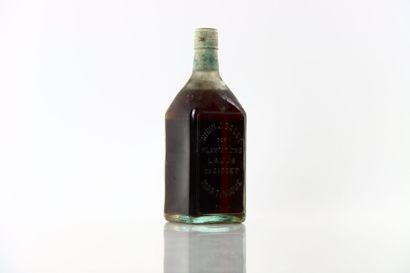 1 bouteille de RHUM 1924 de la distillerie...