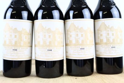 12 Bouteilles de PESSAC-LEOGNAN 1988 du Château...