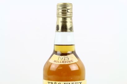 1 bouteille Très Vieux RHUM de la Distillerie...