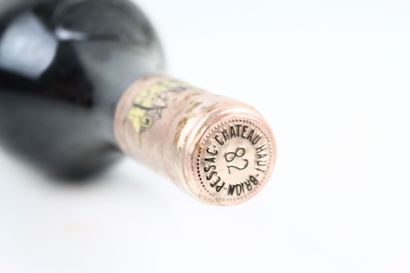 1 bouteille de PESSAC-LEOGNAN 1982 du Château...