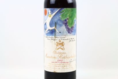 1 bouteille de PAUILLAC de 1982 du Château...