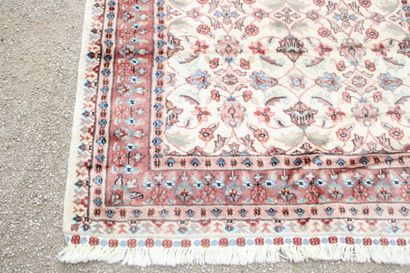 Carpets. Late Lahore. Wool and silk. Pakistan....
