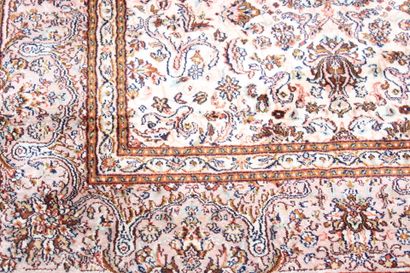 Carpet. Fine silk cashmere. India. Circa...