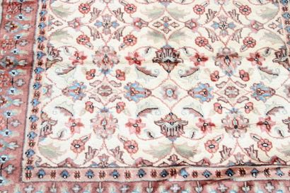 Carpets. Late Lahore. Wool and silk. Pakistan....