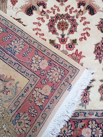 Carpets. Lahore. Pakistan. Wool and silk....