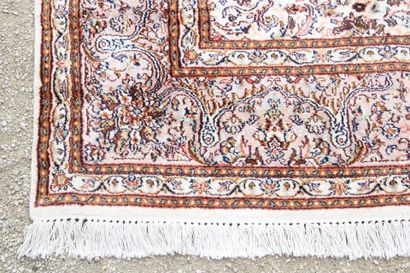 Carpet. Fine silk cashmere. India. Circa...