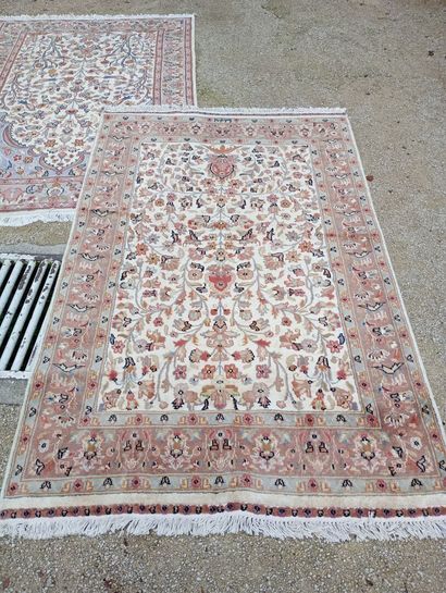 Carpets. Pakistan. Wool and silk. Circa 1985....