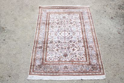 Carpet. Fine silk cashmere. India. Circa...