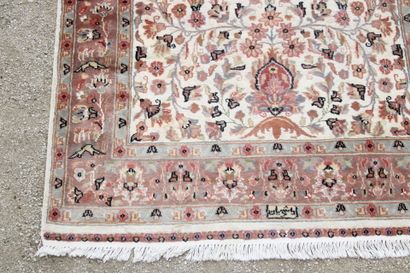 Carpets. Pakistan. Wool and silk. Circa 1985....