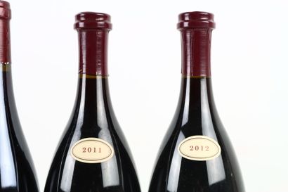 Réunion de 4 bouteilles de POMMARD du Château...