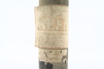 1 bouteille de PESSAC-LEOGNAN 1955 du Château...