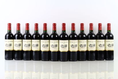 12 bouteilles de MARGAUX 2005 du château...