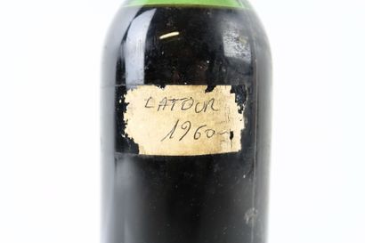 1 bouteille de PAUILLAC du Château LATOUR....