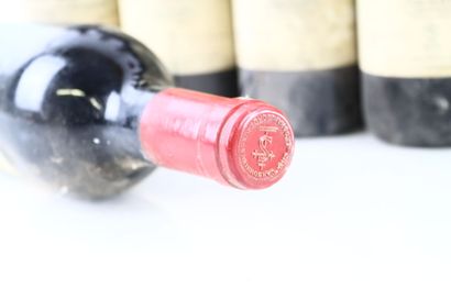 Réunion de 10 bouteilles de GRAVES du Château...